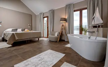 4-Bedroom Villa in Vrboska with Infinity Pool