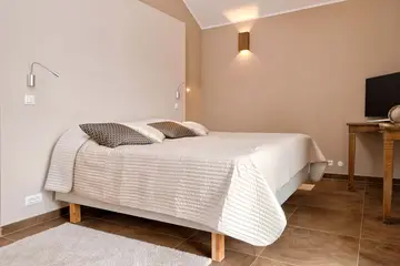 4-Bedroom Villa in Vrboska with Infinity Pool