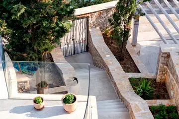 4-Bedroom Villa in Vrboska with Infinity Pool