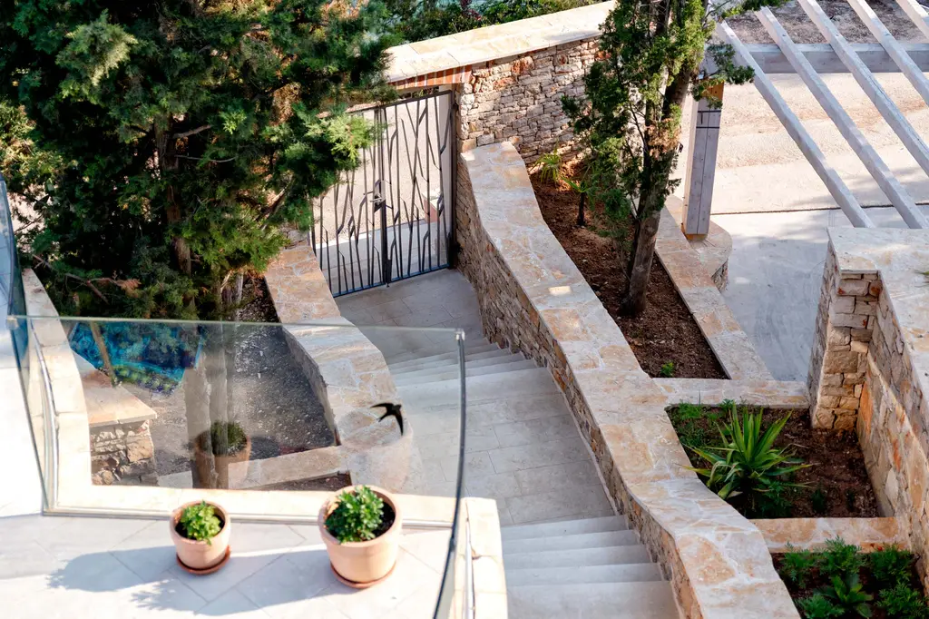 4-Bedroom Villa in Vrboska with Infinity Pool