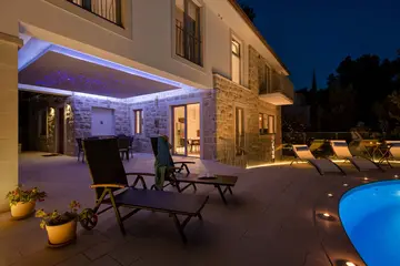 4-Bedroom Villa in Vrboska with Infinity Pool