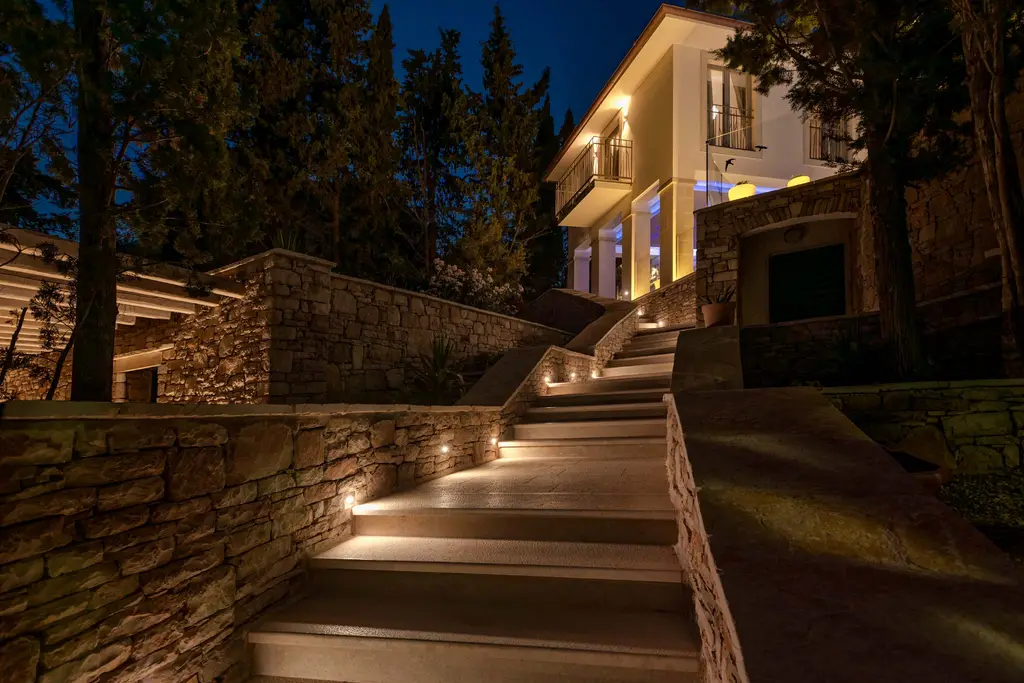4-Bedroom Villa in Vrboska with Infinity Pool