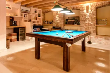 4-Bedroom Villa in Vrboska with Infinity Pool