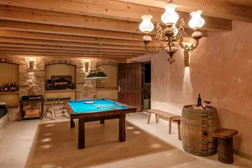 4-Bedroom Villa in Vrboska with Infinity Pool