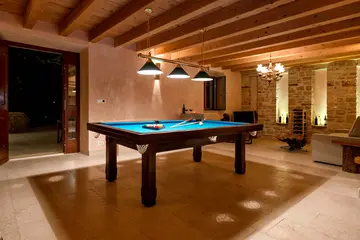 4-Bedroom Villa in Vrboska with Infinity Pool