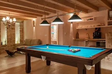 4-Bedroom Villa in Vrboska with Infinity Pool