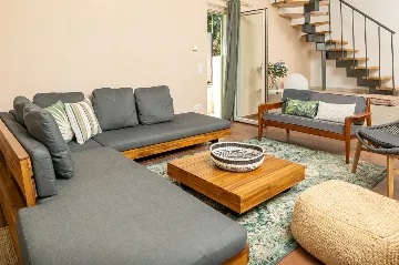 4-Bedroom Villa in Vrboska for Up to 11 Guests