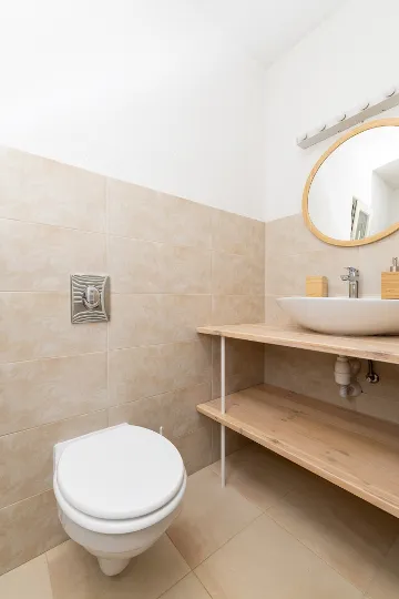 4-Bedroom Villa in Vrboska for Up to 11 Guests