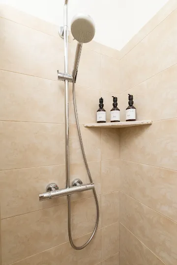 4-Bedroom Villa in Vrboska for Up to 11 Guests