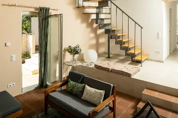 4-Bedroom Villa in Vrboska for Up to 11 Guests