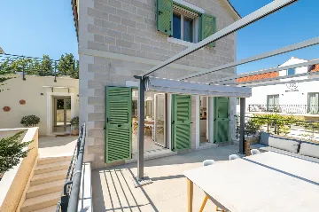 4-Bedroom Villa in Vrboska for Up to 11 Guests