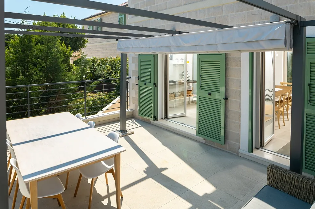 4-Bedroom Villa in Vrboska for Up to 11 Guests