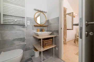 4-Bedroom Villa in Vrboska for Up to 11 Guests