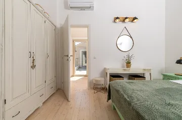 4-Bedroom Villa in Vrboska for Up to 11 Guests