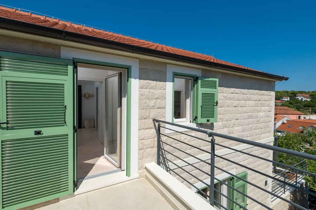4-Bedroom Villa in Vrboska for Up to 11 Guests