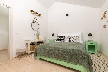 4-Bedroom Villa in Vrboska for Up to 11 Guests