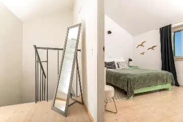 4-Bedroom Villa in Vrboska for Up to 11 Guests