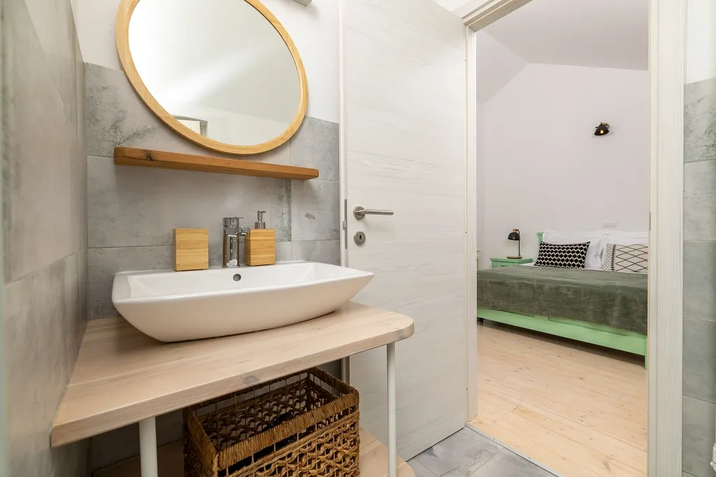4-Bedroom Villa in Vrboska for Up to 11 Guests