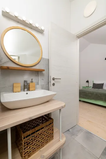 4-Bedroom Villa in Vrboska for Up to 11 Guests