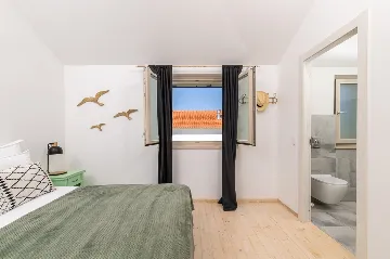 4-Bedroom Villa in Vrboska for Up to 11 Guests