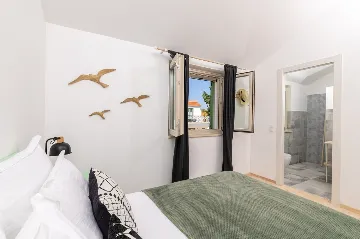 4-Bedroom Villa in Vrboska for Up to 11 Guests