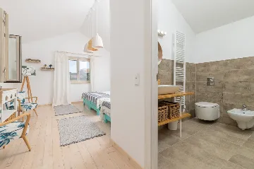 4-Bedroom Villa in Vrboska for Up to 11 Guests