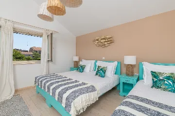 4-Bedroom Villa in Vrboska for Up to 11 Guests