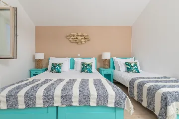 4-Bedroom Villa in Vrboska for Up to 11 Guests