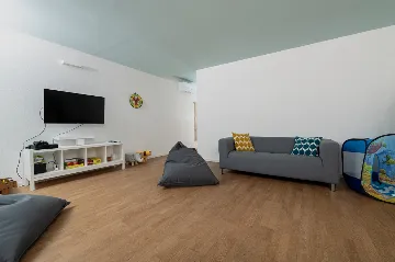 4-Bedroom Villa in Vrboska for Up to 11 Guests