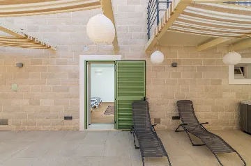 4-Bedroom Villa in Vrboska for Up to 11 Guests