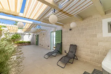 4-Bedroom Villa in Vrboska for Up to 11 Guests