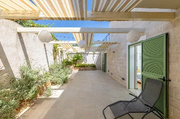 4-Bedroom Villa in Vrboska for Up to 11 Guests