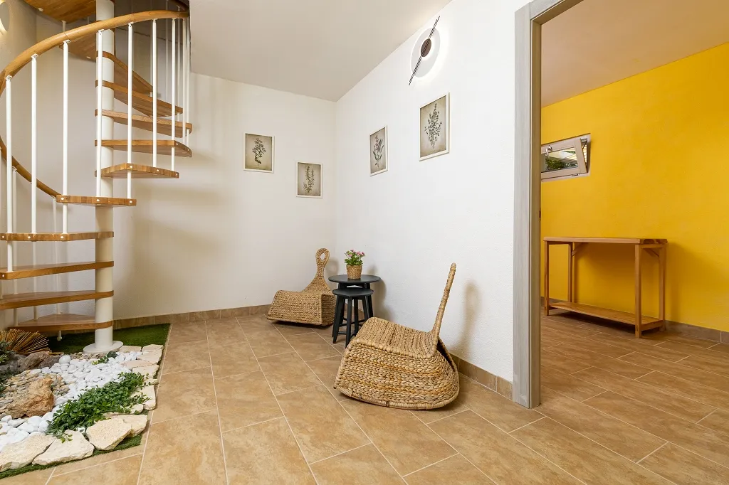 4-Bedroom Villa in Vrboska for Up to 11 Guests