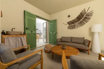 4-Bedroom Villa in Vrboska for Up to 11 Guests