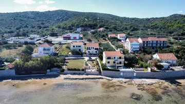 3-Bedroom Apartment in Tkon for Up to 6