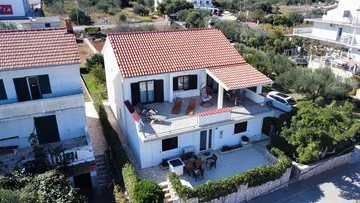 3-Bedroom Apartment in Tkon for Up to 6