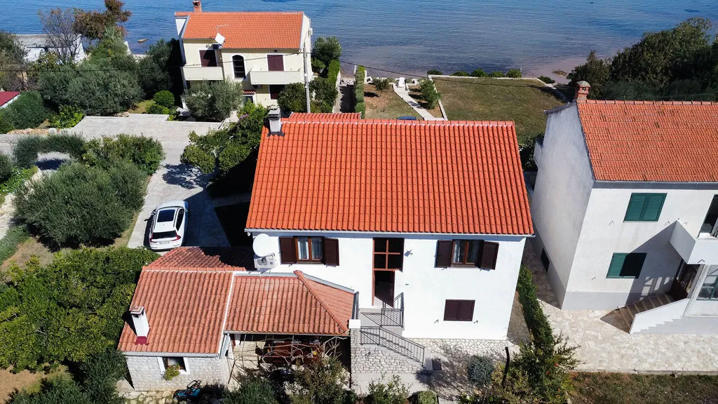 3-Bedroom Apartment in Tkon for Up to 6