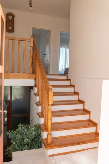 3-Bedroom Apartment in Tkon for Up to 6