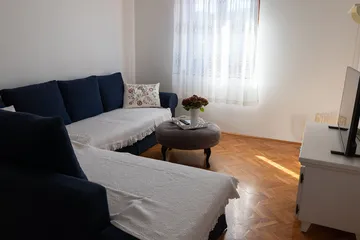 3-Bedroom Apartment in Tkon for Up to 6