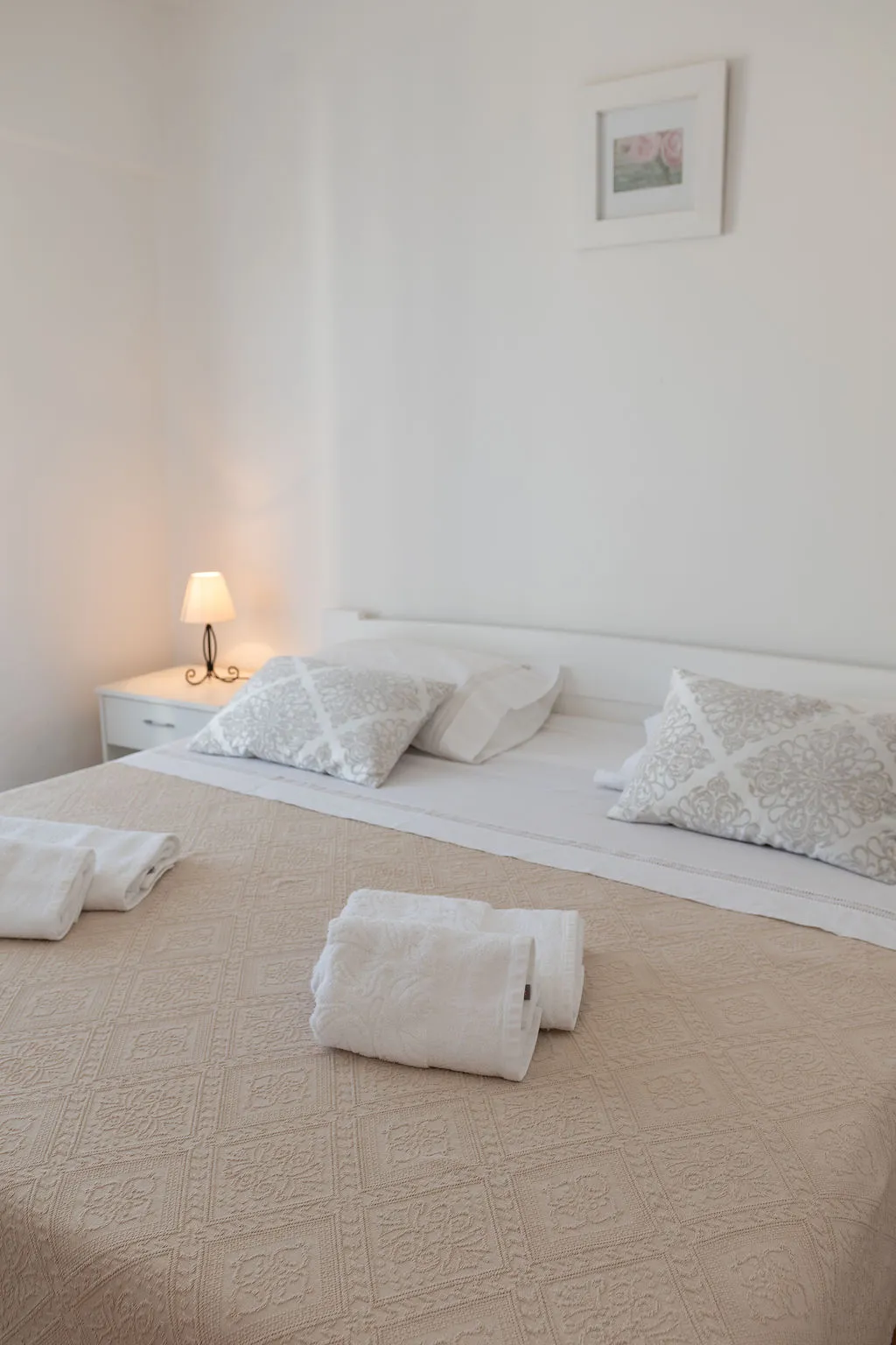3-Bedroom Apartment in Tkon for Up to 6