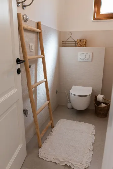 3-Bedroom Apartment in Tkon for Up to 6