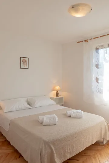 3-Bedroom Apartment in Tkon for Up to 6