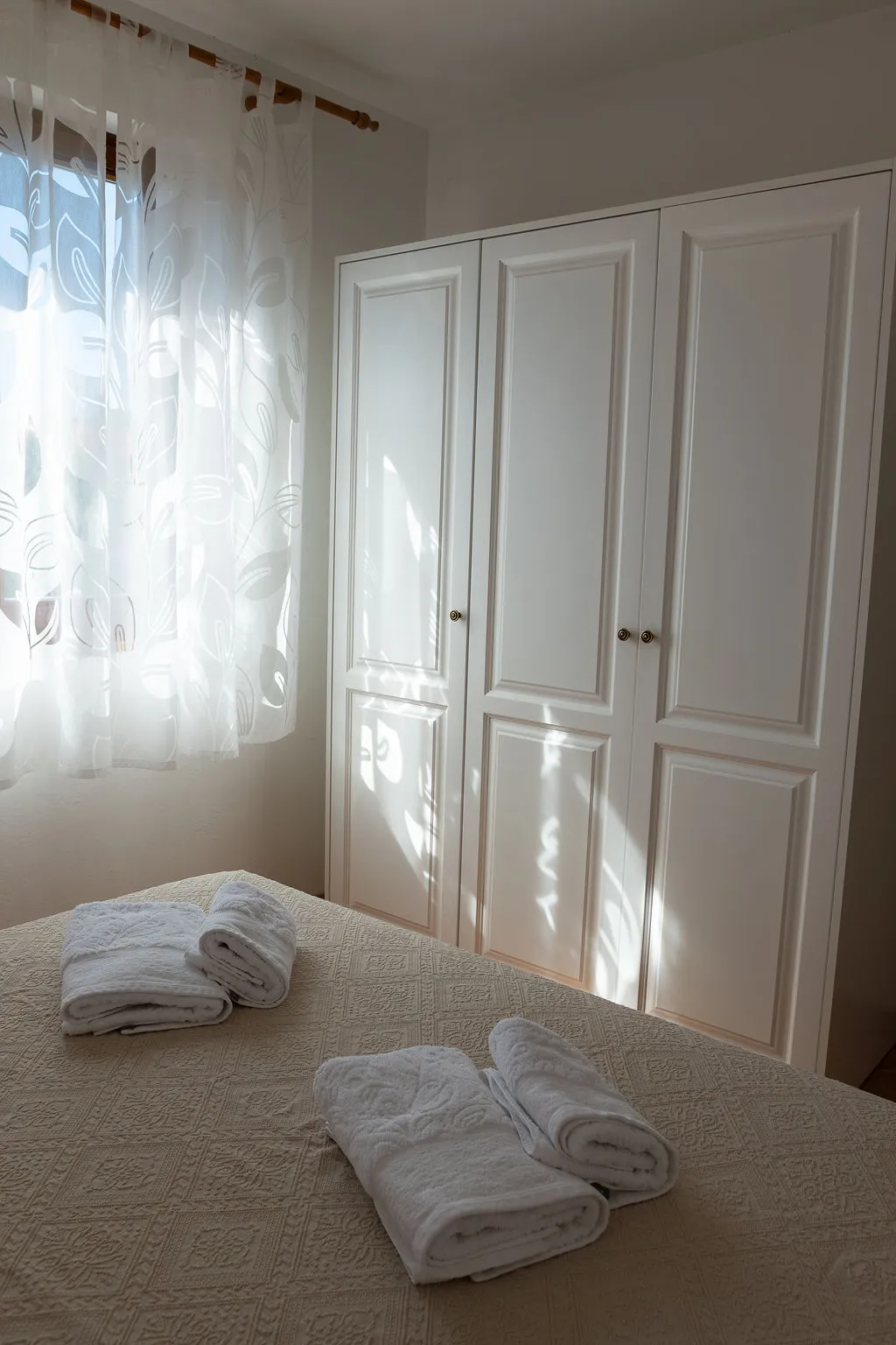 3-Bedroom Apartment in Tkon for Up to 6