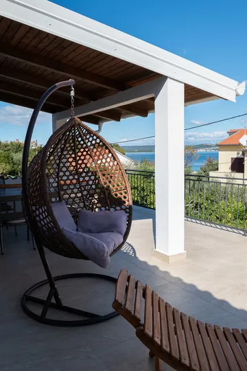 3-Bedroom Apartment in Tkon for Up to 6