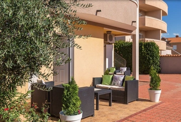 Pula Apartment for 2 Guests with Private Terrace