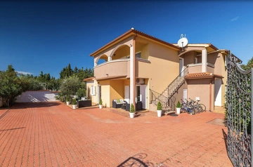 Pula Apartment for 2 Guests with Private Terrace