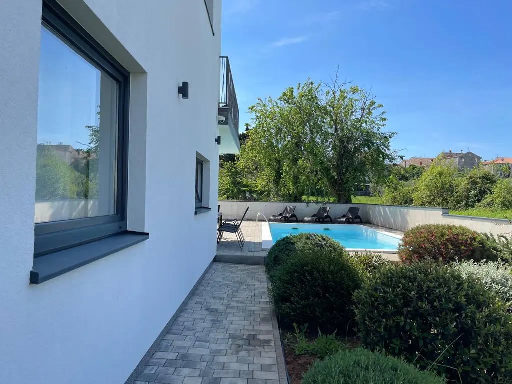 Modern 2-Bedroom Apartment in Vodnjan