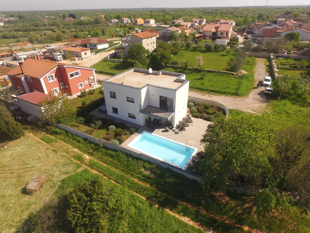 Modern 2-Bedroom Apartment in Vodnjan