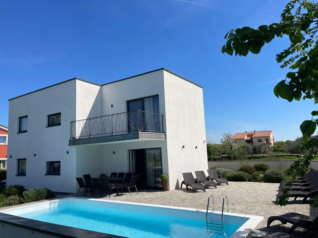Modern 2-Bedroom Apartment in Vodnjan