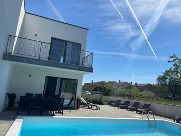 Modern 2-Bedroom Apartment in Vodnjan